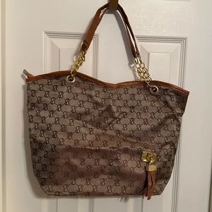 Brown bag. No Brand tag.